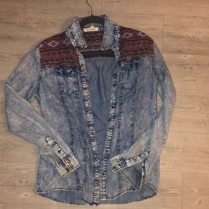 Trendy Denim Jacket with Print Detail